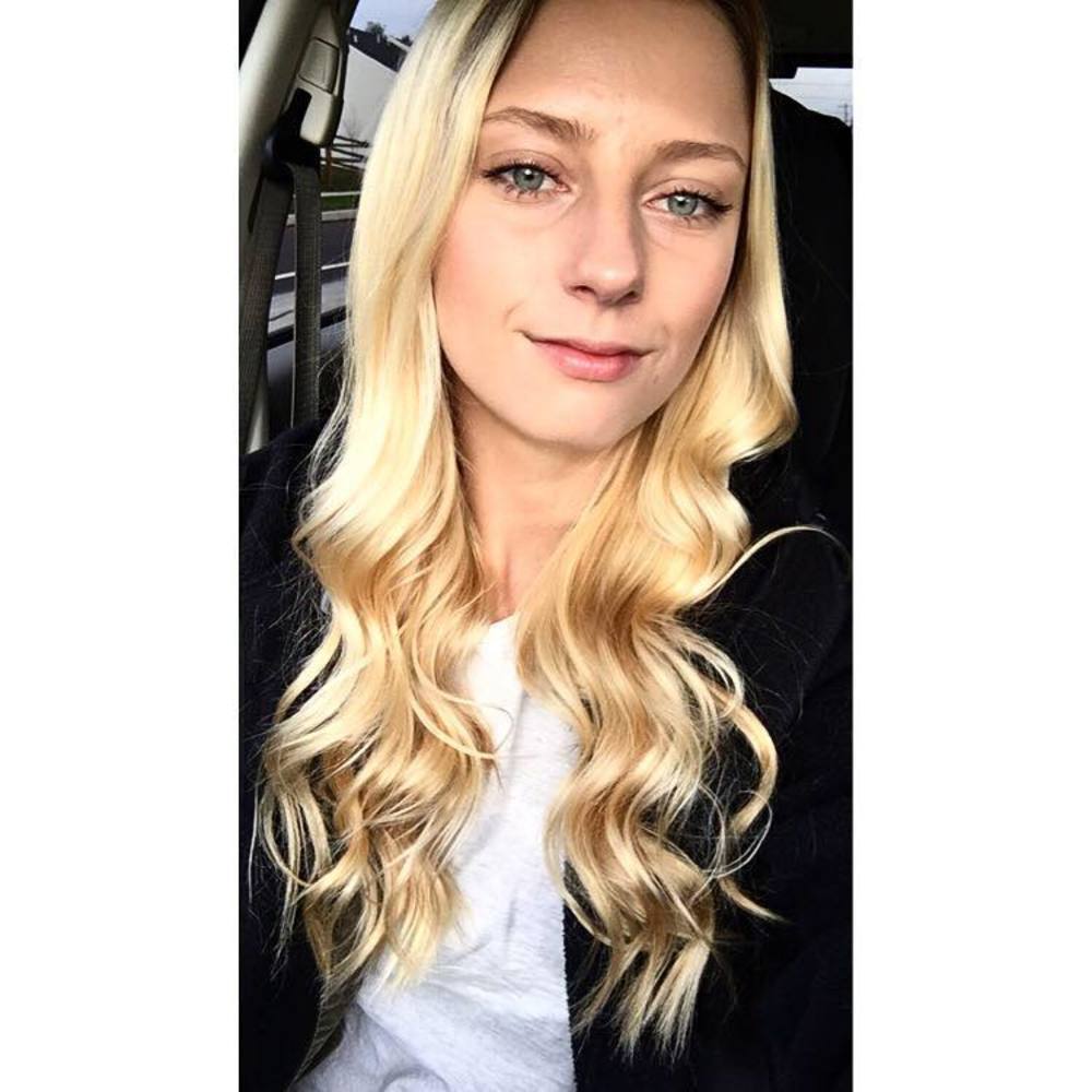 Meet your Posher, Courtney